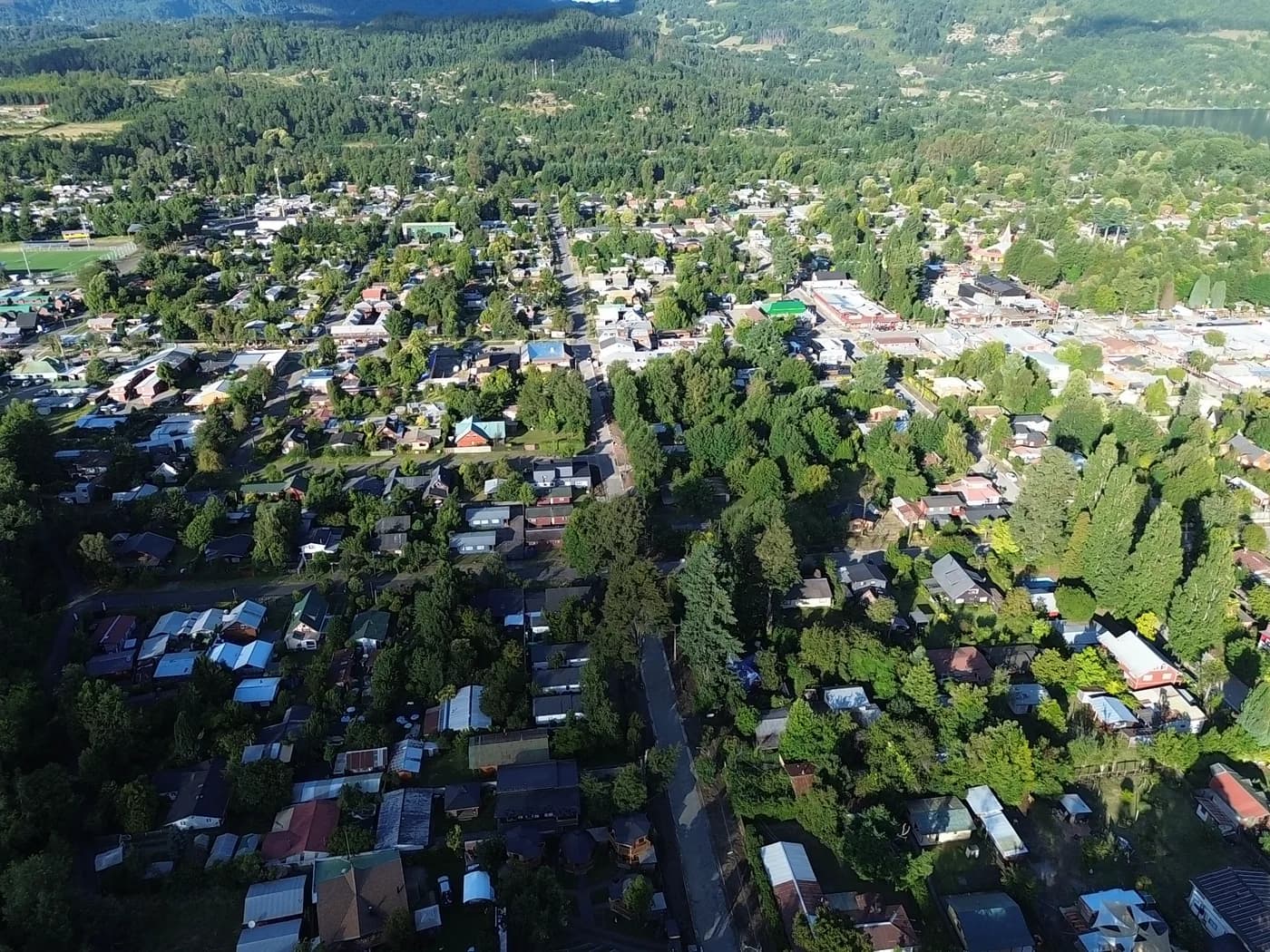 Vista aérea de las cabañas entre los árboles