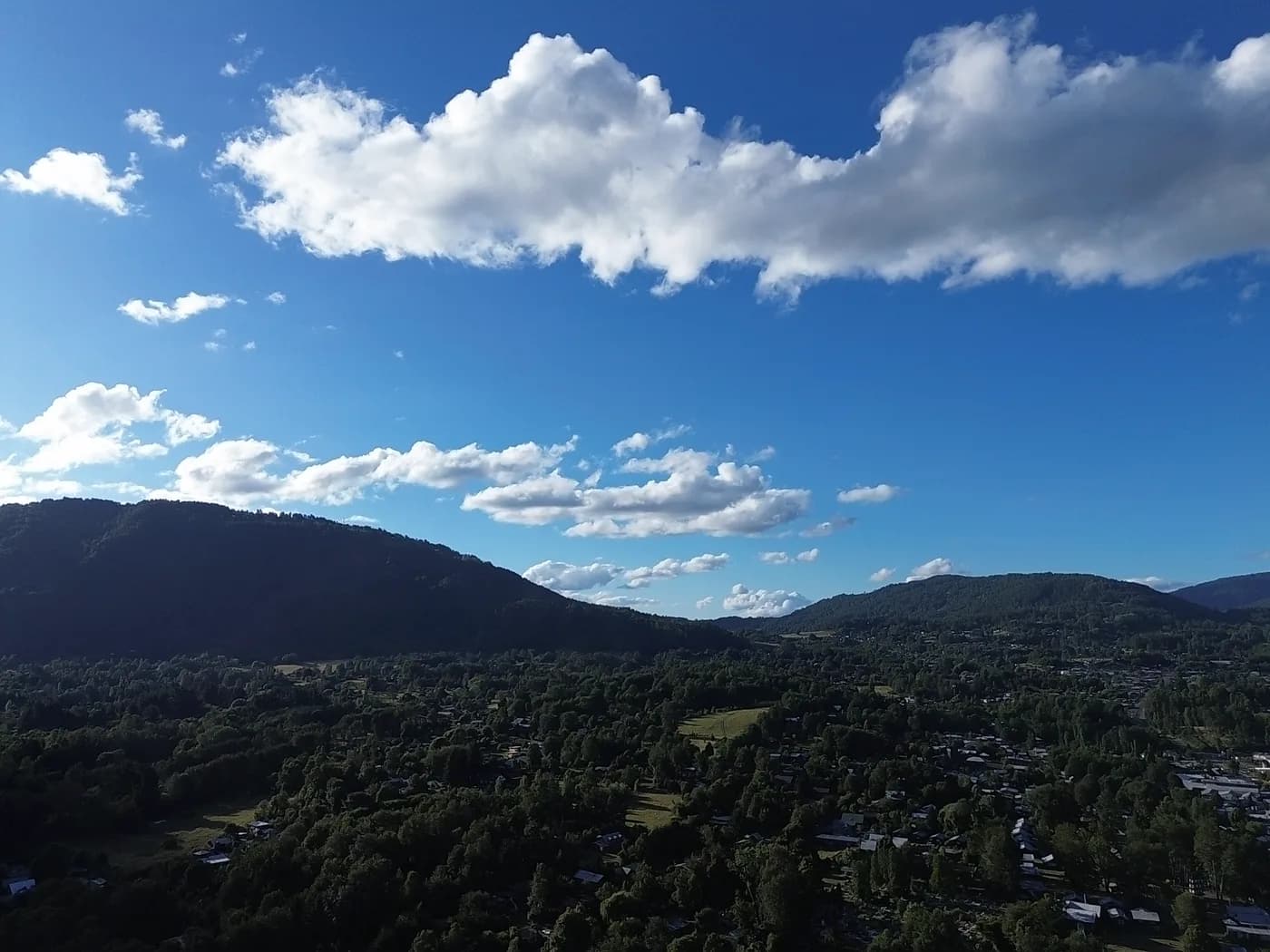 Cerros boscosos de la Araucanía